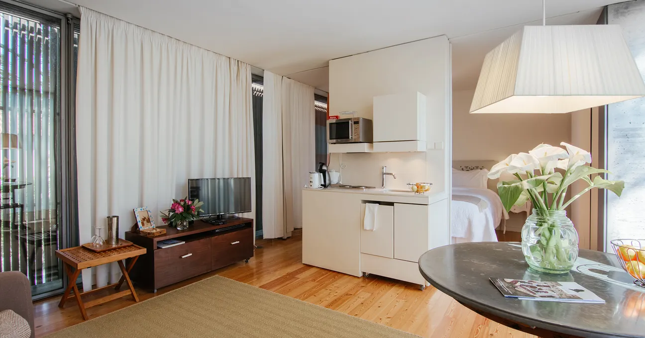 One Bedroom Apartment with Kitchenette